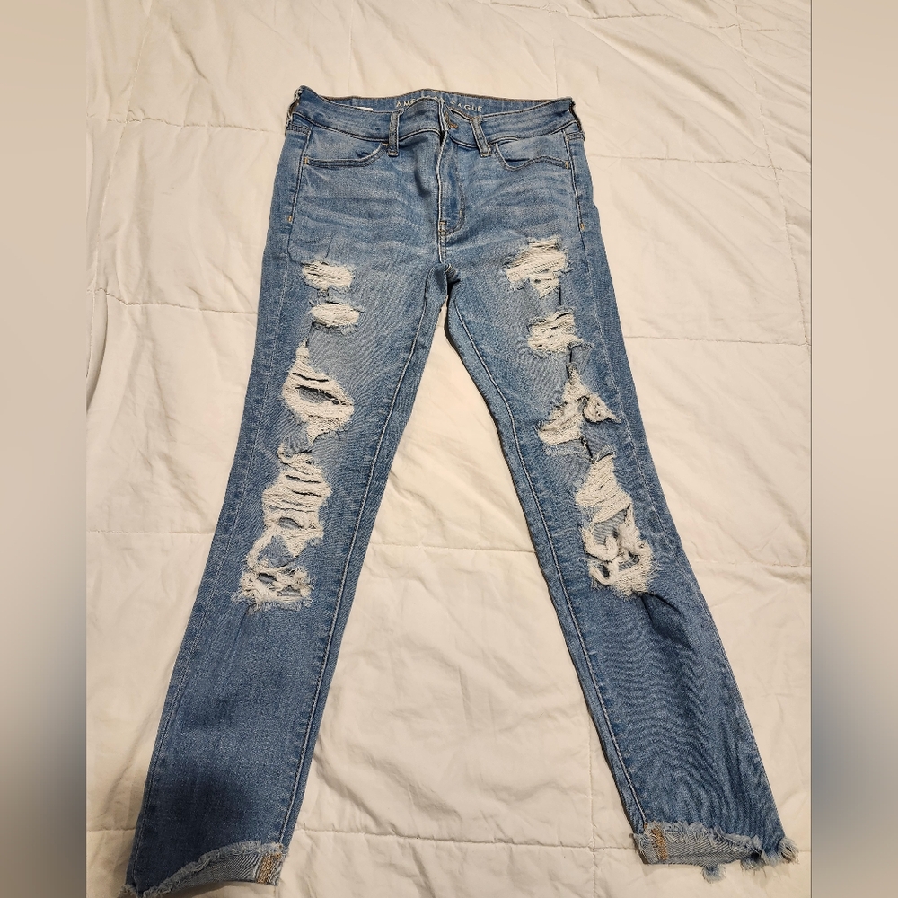 American Eagle Outfitters Light Blue Distressed Skinny Jeans